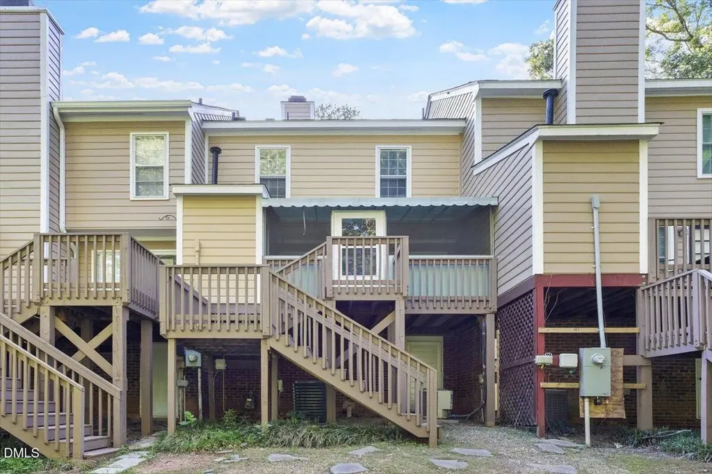 4522 Hamptonshire Drive Raleigh NC 27613