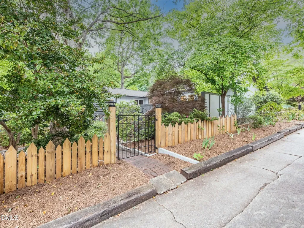 2929 Rue Sans Famille Raleigh NC 27607