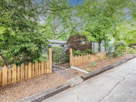 2929 Rue Sans Famille Raleigh NC 27607