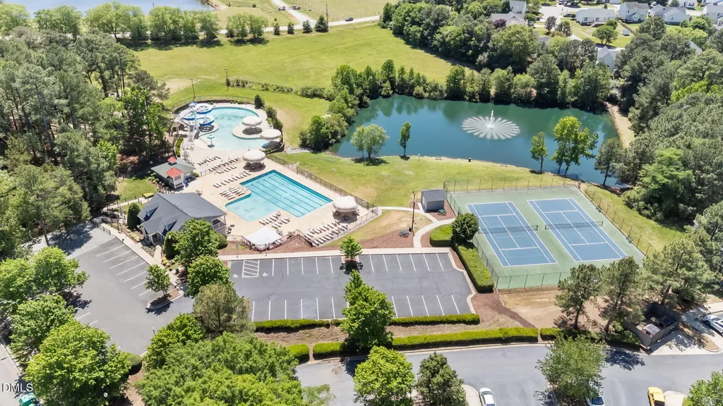 913 Hollymont Drive Holly Springs NC 27540