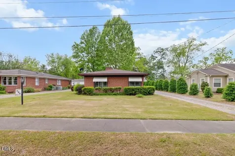 605 N Baker Street Four Oaks NC 27524