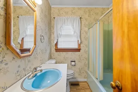 605 N Baker Street Four Oaks NC 27524