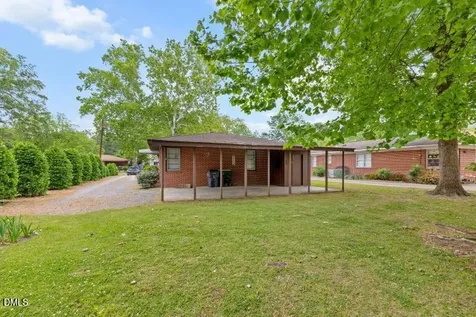 605 N Baker Street Four Oaks NC 27524
