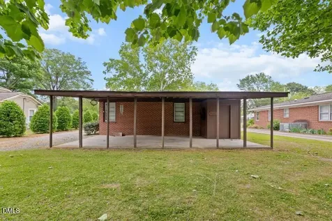 605 N Baker Street Four Oaks NC 27524