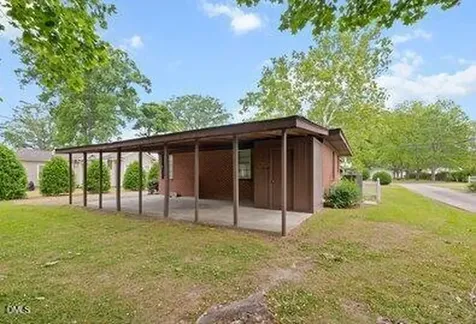 605 N Baker Street Four Oaks NC 27524