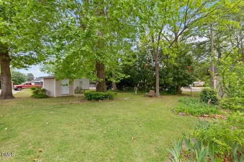 605 N Baker Street Four Oaks NC 27524