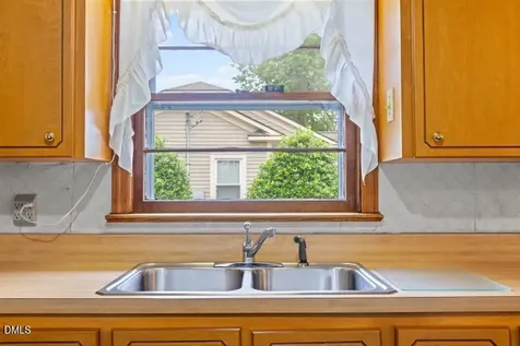 605 N Baker Street Four Oaks NC 27524