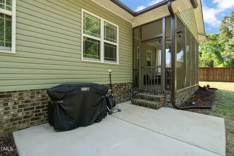 153 Shady Oaks Drive Benson NC 27504
