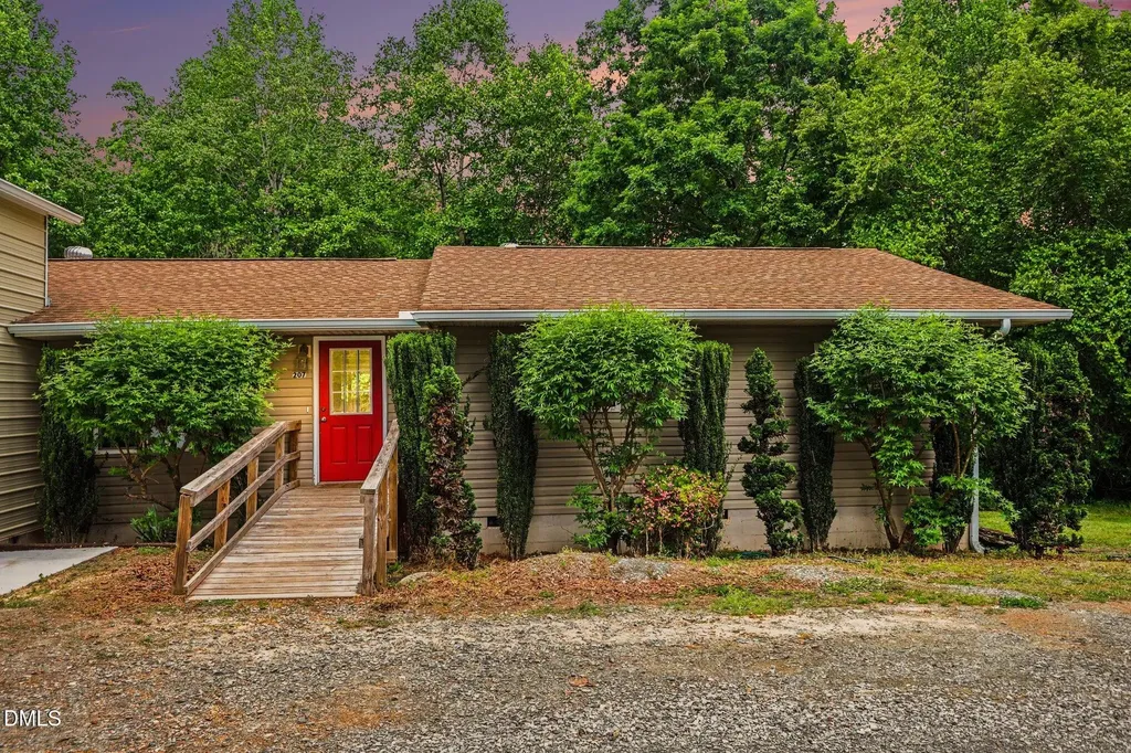 207 Oakland Drive Apex NC 27539