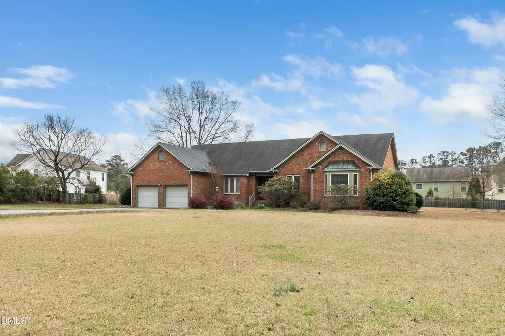 609 W Academy Street Fuquay Varina NC 27526