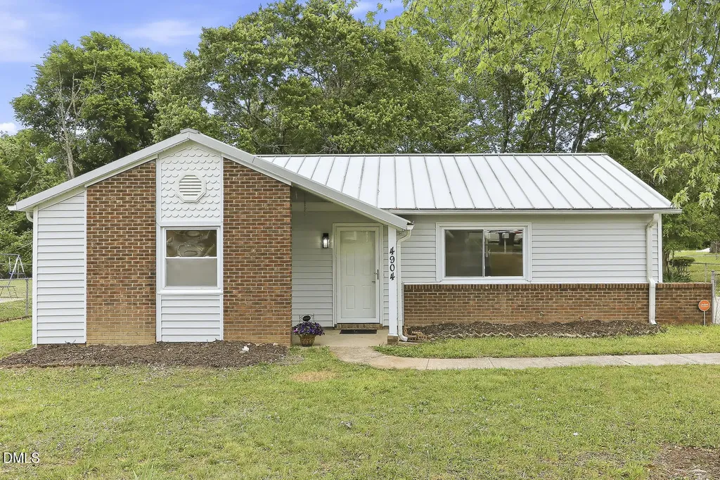 4904 Fox Hunt Drive Durham NC 27712