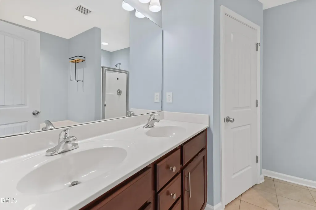 3617 Landshire View Lane Raleigh NC 27616