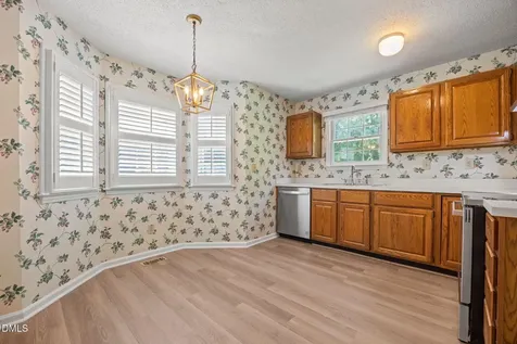 8321 Hempshire Place Raleigh NC 27613