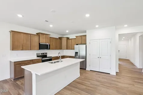 528 Hipwood Drive Zebulon NC 27597