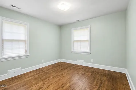 905 S Vermont Street Smithfield NC 27577