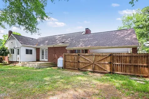 905 S Vermont Street Smithfield NC 27577