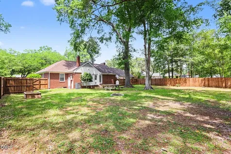 905 S Vermont Street Smithfield NC 27577