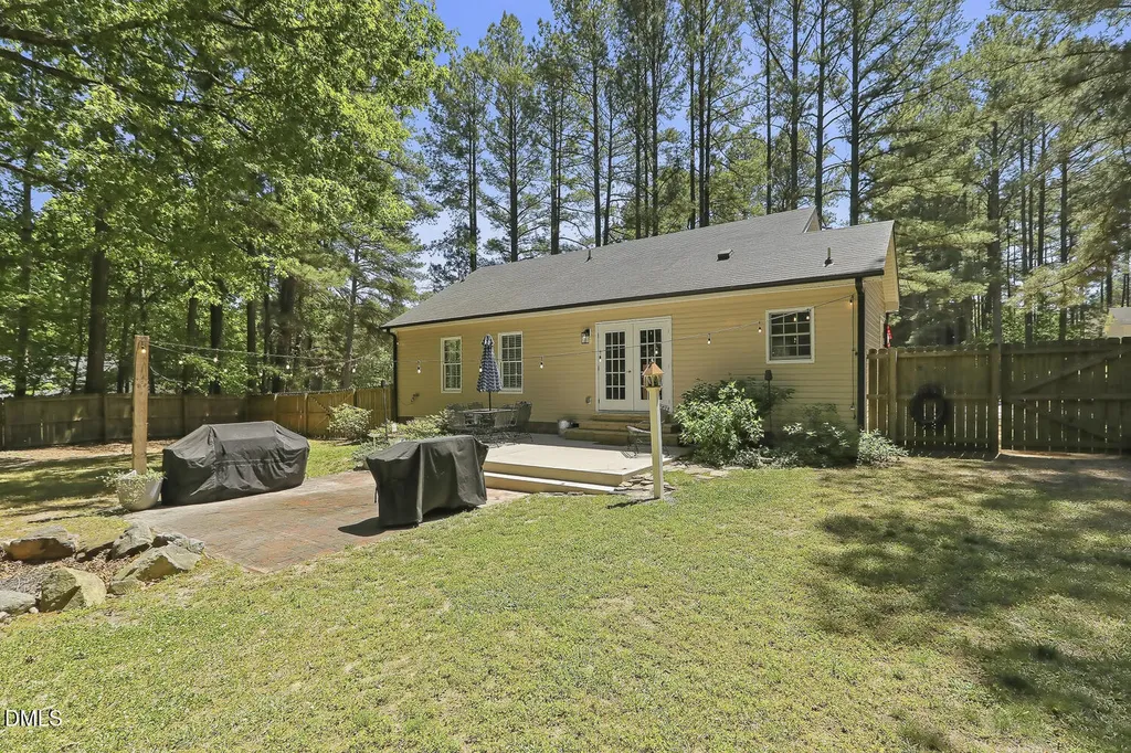 165 Hammerstone Drive Fuquay Varina NC 27526