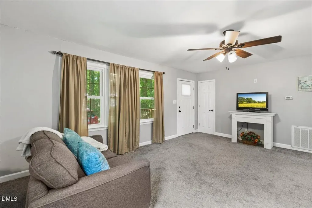 320 Holland Glen Street Fuquay Varina NC 27526