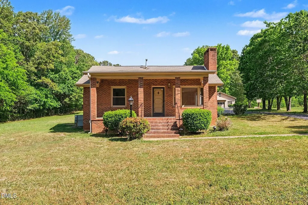 1108 W King Street Hillsborough NC 27278