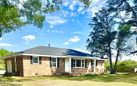 7511 Bakertown Road E Elm City NC 27822