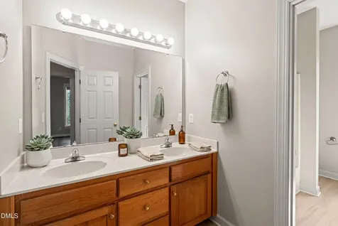 31 Vanstore Drive Fuquay Varina NC 27526