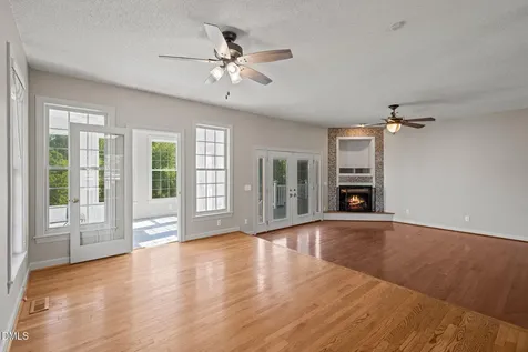 31 Vanstore Drive Fuquay Varina NC 27526