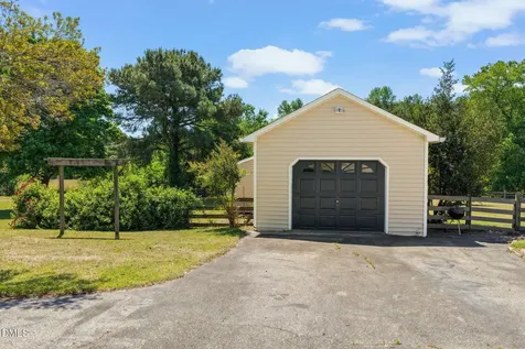 31 Vanstore Drive Fuquay Varina NC 27526
