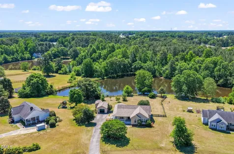 31 Vanstore Drive Fuquay Varina NC 27526