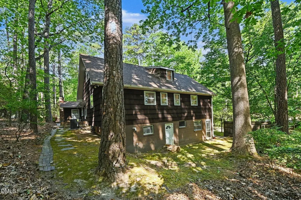 203 Wood Circle Chapel Hill NC 27514