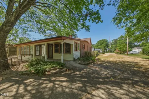 329 S Barbour Street Clayton NC 27520