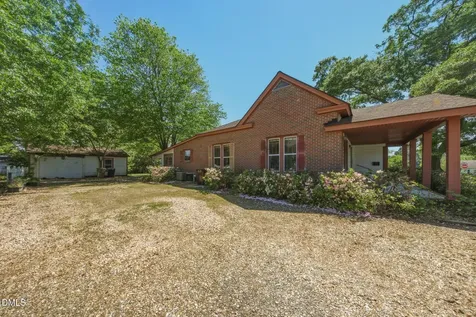 329 S Barbour Street Clayton NC 27520