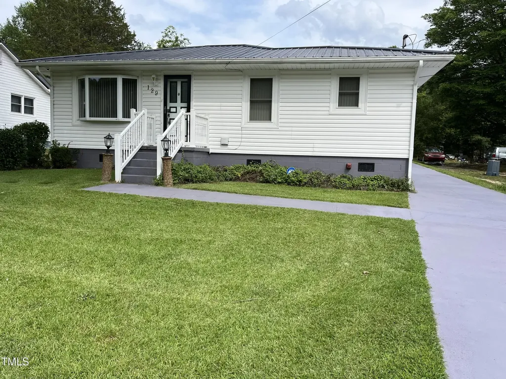 129 S Bullock Street Henderson NC 27536