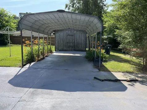 129 S Bullock Street Henderson NC 27536