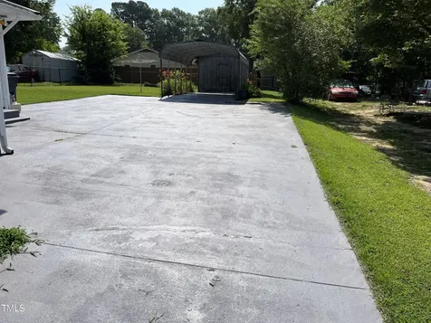 129 S Bullock Street Henderson NC 27536