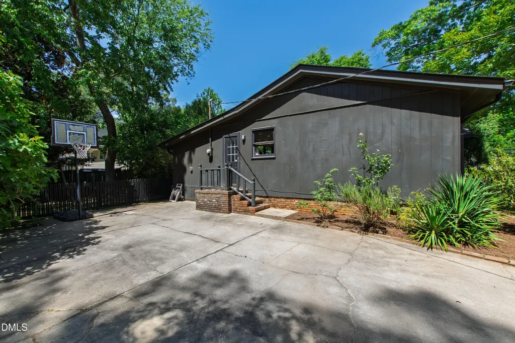 5200 Sedgefield Drive Raleigh NC 27609