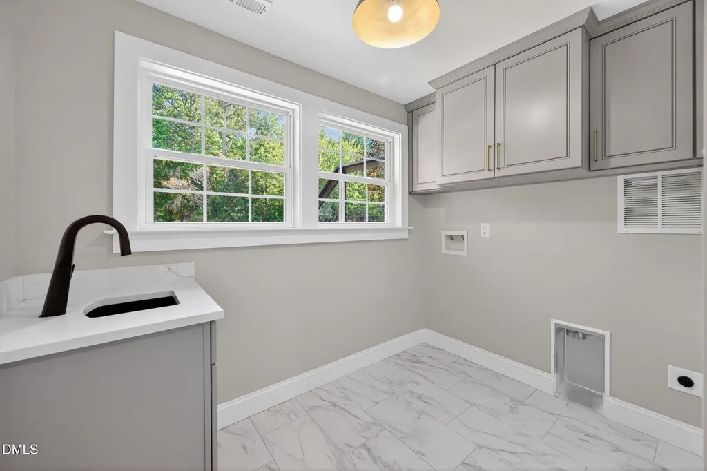313 Crown Oaks Drive Raleigh NC 27615