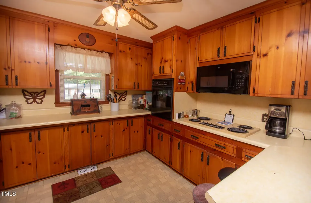148 Fairview Village Road Dunn NC 28334