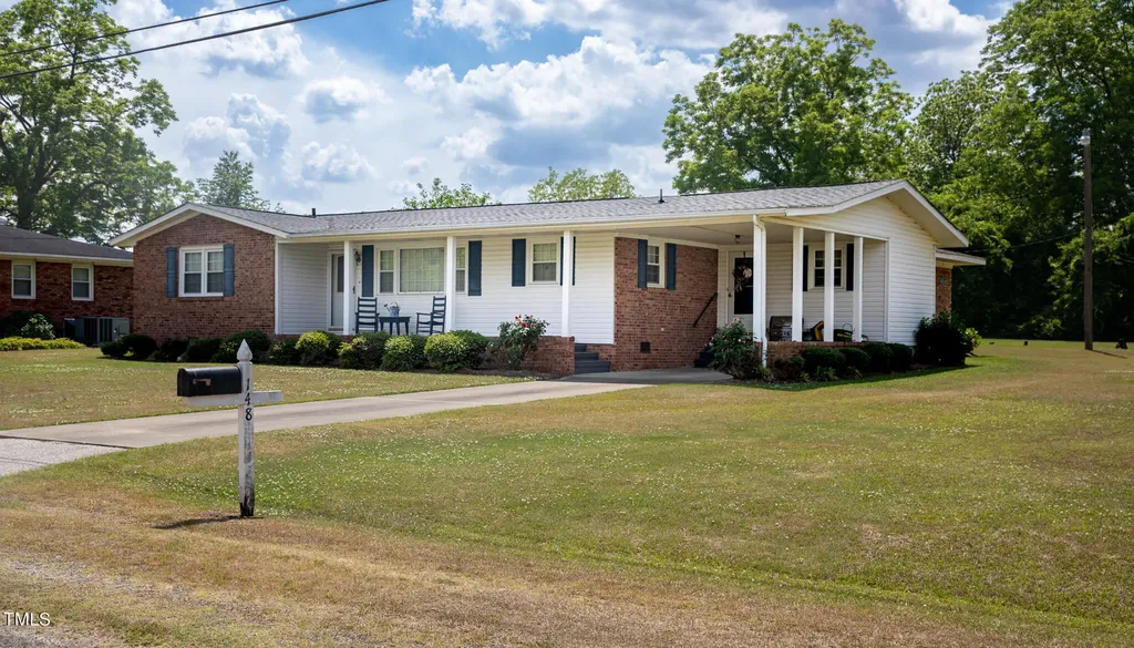 148 Fairview Village Road Dunn NC 28334