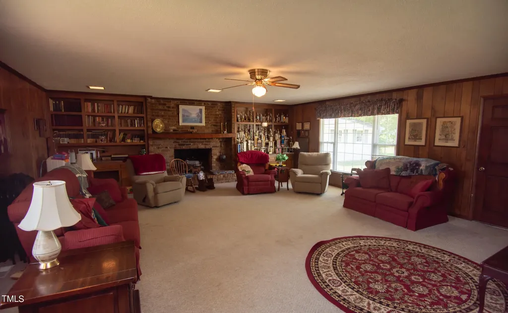 148 Fairview Village Road Dunn NC 28334
