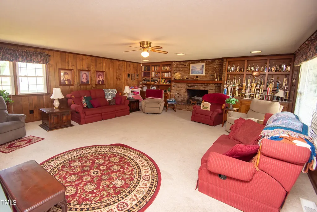 148 Fairview Village Road Dunn NC 28334
