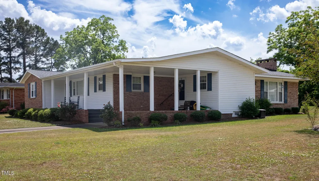 148 Fairview Village Road Dunn NC 28334
