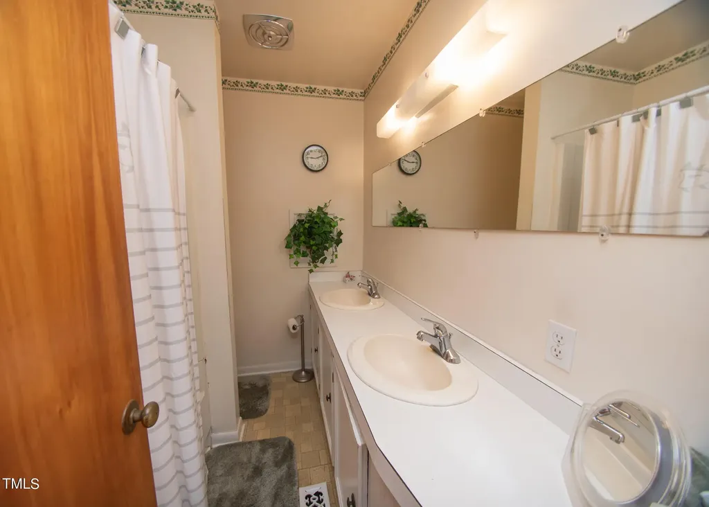 148 Fairview Village Road Dunn NC 28334