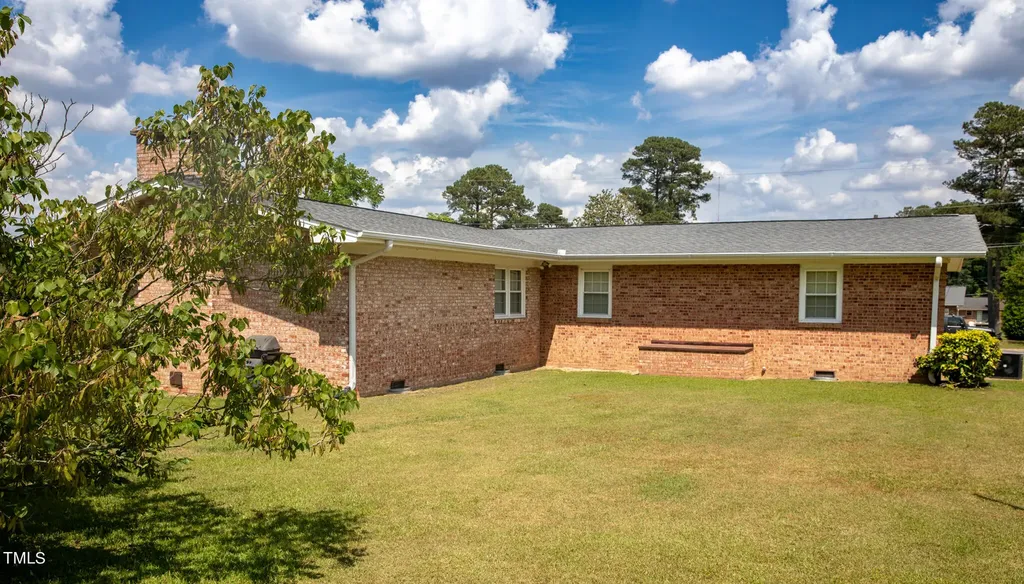 148 Fairview Village Road Dunn NC 28334