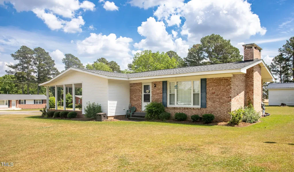 148 Fairview Village Road Dunn NC 28334