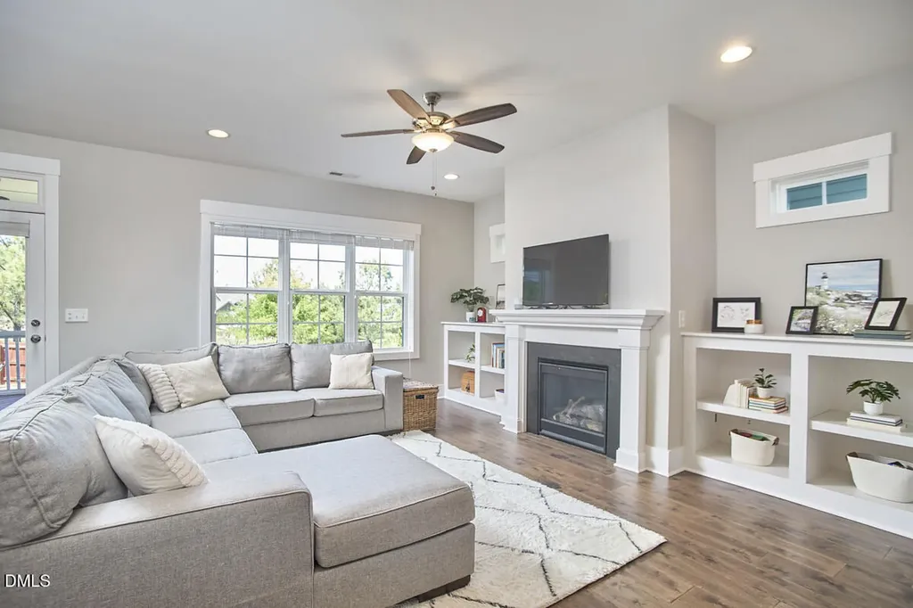 302 Tyner Loop Circle Chapel Hill NC 27516