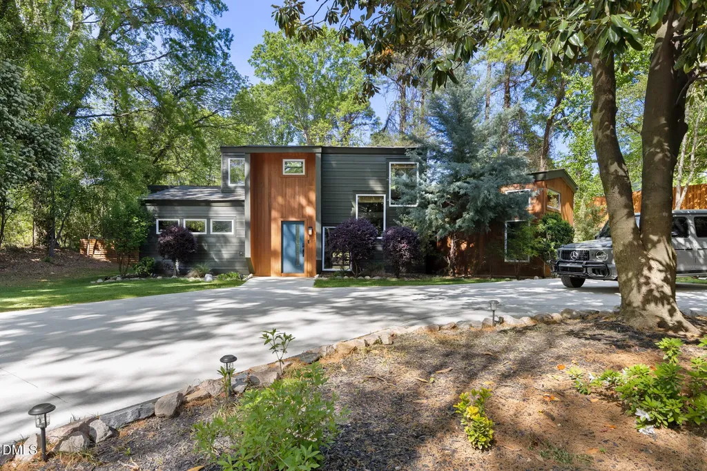 5208 Saddle Court Raleigh NC 27609