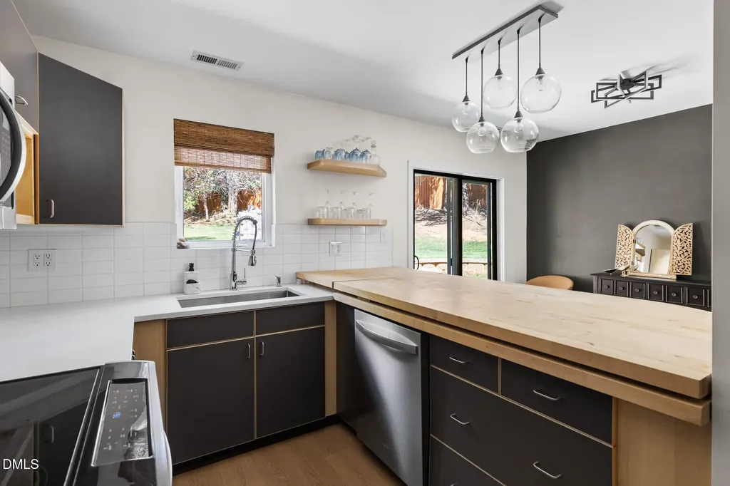 5208 Saddle Court Raleigh NC 27609