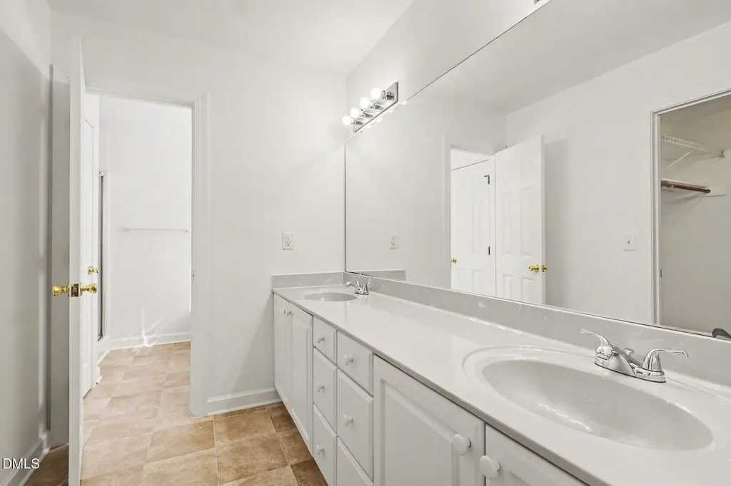 104 N Crabtree Knoll Chapel Hill NC 27514