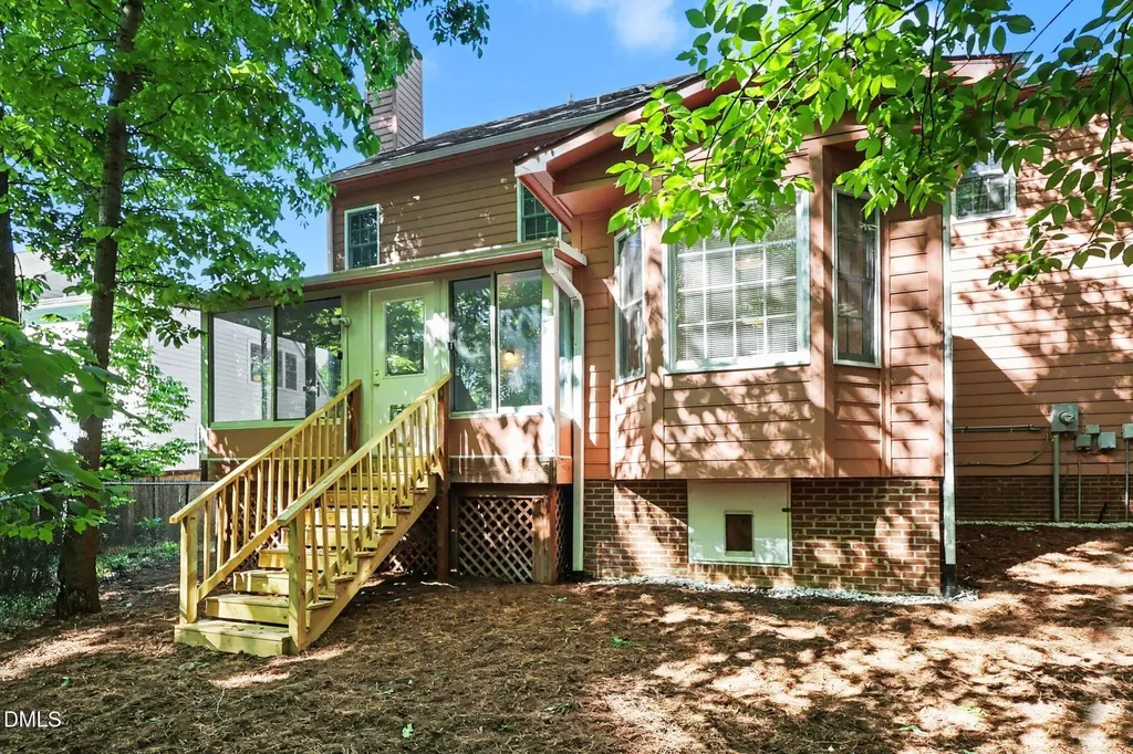 104 N Crabtree Knoll Chapel Hill NC 27514
